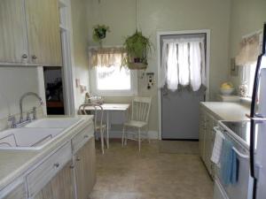 With Breakfast Nook!